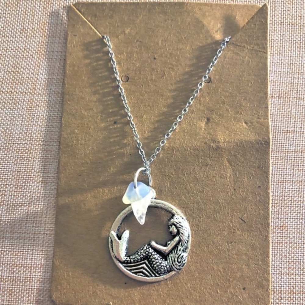 New Handmade Moonstone Mermaid Charm Silver 24 inch Chain Necklace